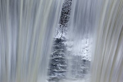 Kardinate taga on jõgi